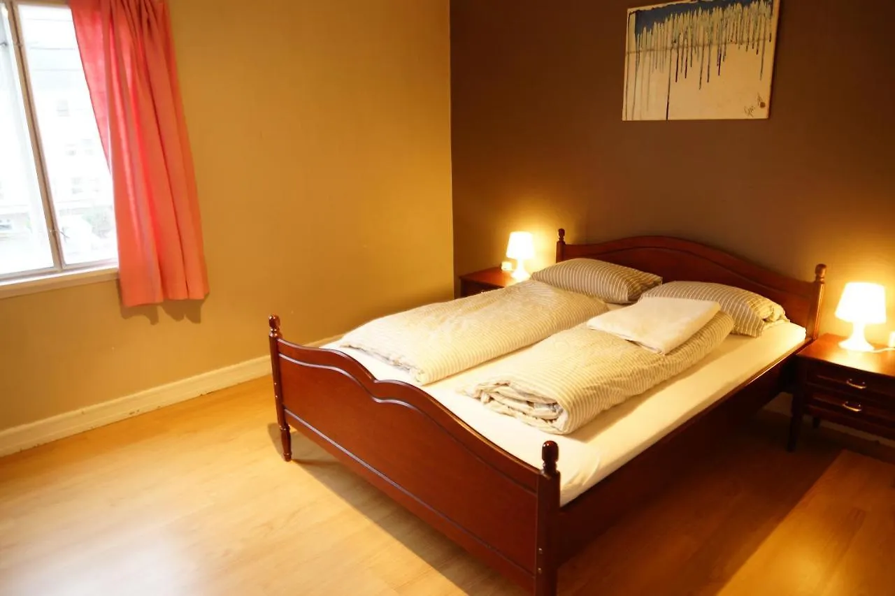 Stay.Plus Budget Paradis Bergen 0*,